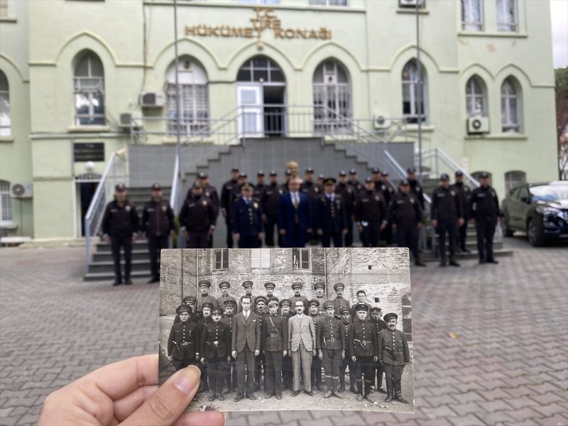 Tire Kaymakamligi Onunde 88 Yil Once Cekilen Fotograf Yeniden Canlandirildi Gercek Gundem