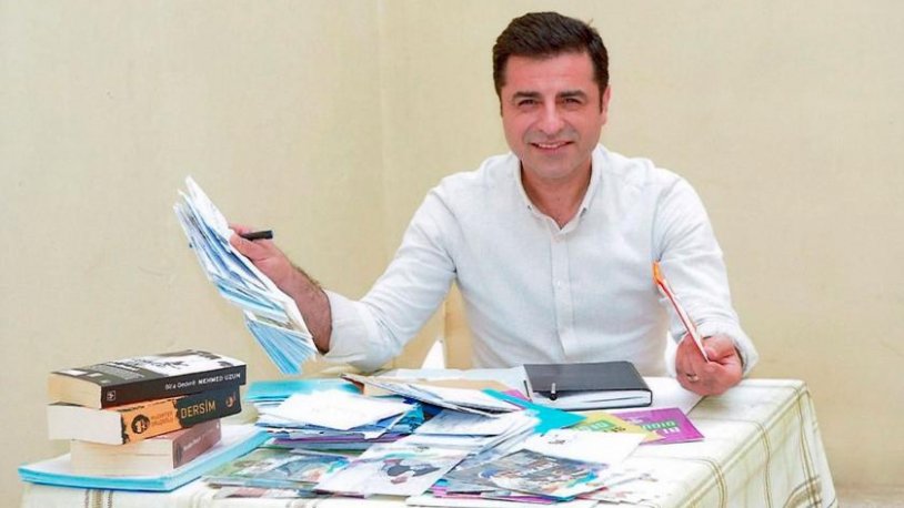 Selahattin Demirtaş, Leman dergisinde çizmeye başladı