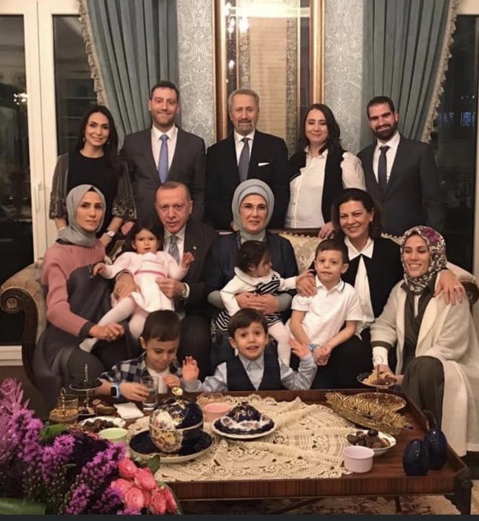 Nihal Olçok'tan Çağlayan ve Erdoğan'a fotoğraflı gönderme! - Resim : 1