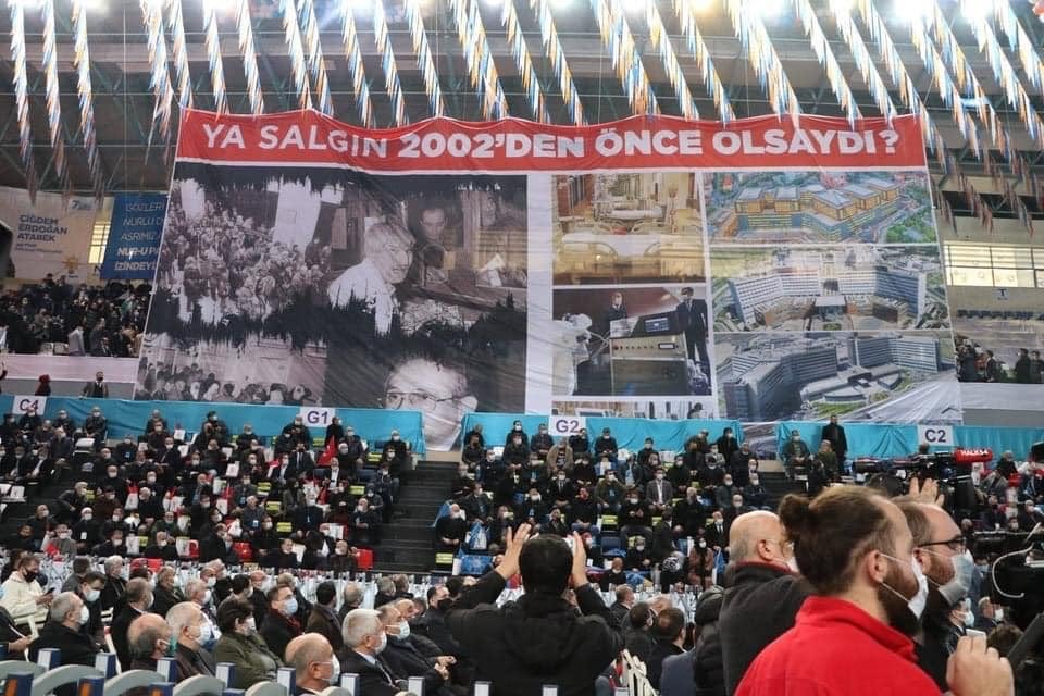 AKP kongresinde MHP'yi kızdıracak pankart - Resim : 1